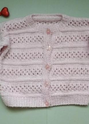 Ніжно-рожевий в'язаний светр