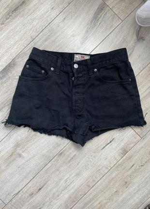 Короткие джинсовые шорты levis