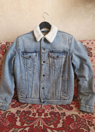 Джинсова куртка levis