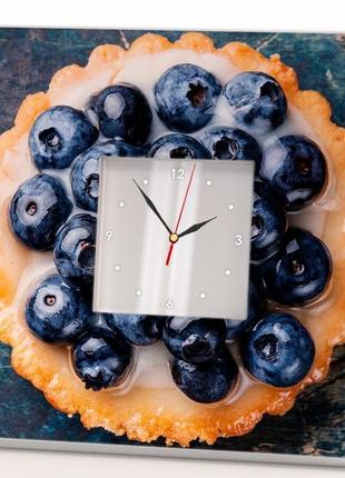 Часы дизайнерские с фото "кексик с голубикой" (c03780)
