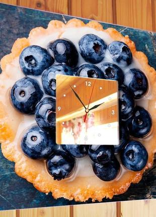 Часы дизайнерские с фото "кексик с голубикой" (c03780)2 фото