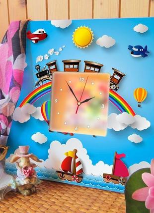 Авторские часы с детской тематикой "радуга. кораблики. самолеты. поезда" (c03816)3 фото