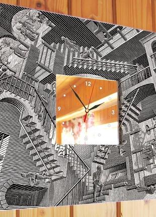 Стильные часы с литографией эшера "относительность" (c03840)2 фото