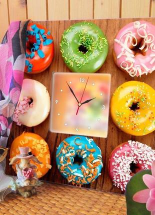 Авторские часы с фото "разноцветные пончики" для кухни (c03887)3 фото