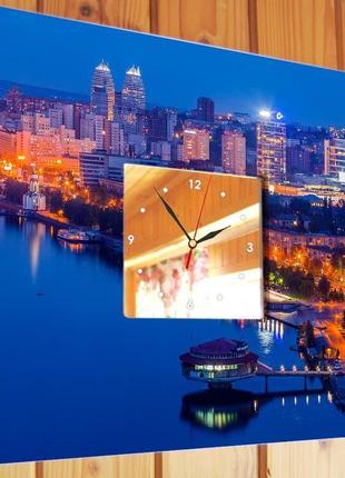 Годинник із панорамою міста "нічний дніпро" (c04091)2 фото