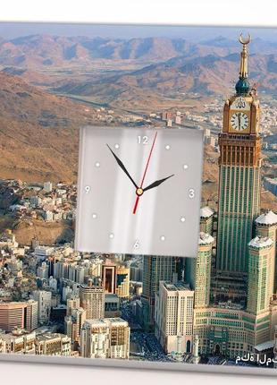 Стильные часы с фотографической печатью для интерьера "вид на мекку" (c04098)