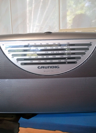 Grundig music70 — всехвильовий супергетеродин із чудовим звуком.