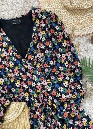 Невероятное нежное платье в цветочный принт на запах No4318 фото