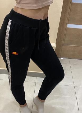 Спортивні ellesse