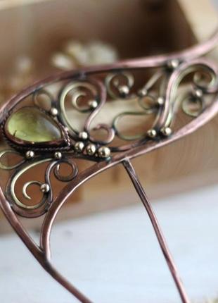 Гребень для волос из меди с янтарем