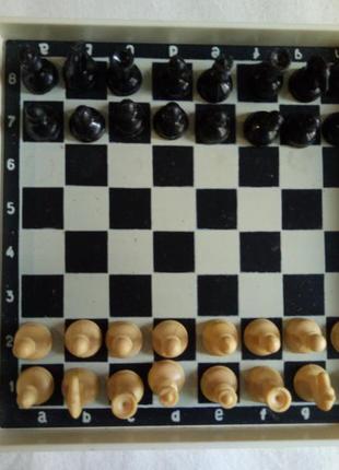 Вінтажні магнітні шахи