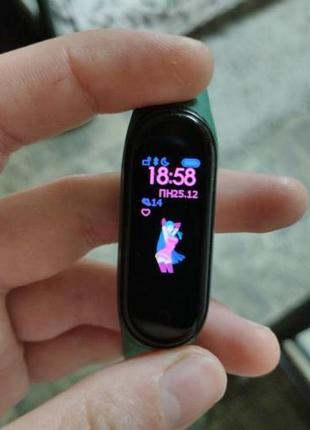 Продам mi band 4