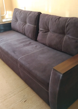 Недорого продам диван б/у в хорошем состоянии1 фото