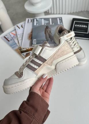 Женские кроссовки adidas forum beige4 фото