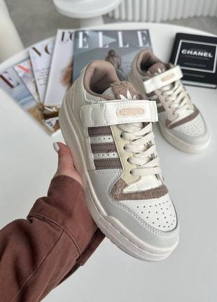 Женские кроссовки adidas forum beige2 фото