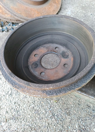 Тормозні барабани форд сієрра 1.8,2.0,2.3/ford sierra 84-90р.в