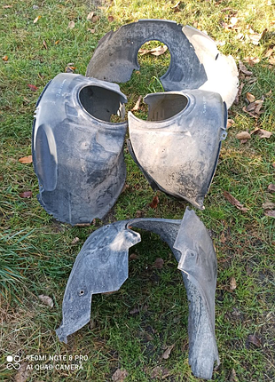 Підкрилки передні форд мондео 1-2