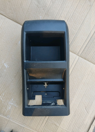 Задня консоль mercedes w245 b180 b200 b170 b150 a1696830091