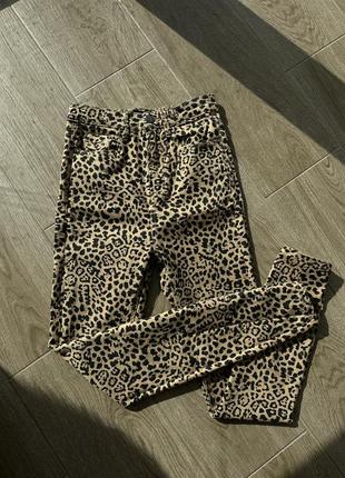 Трендовые леопардовые джинсы1 фото