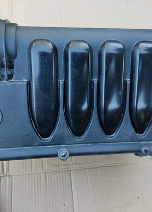 Корпус повітряного фільтра a6400900701 mercedes w245 b200 b180