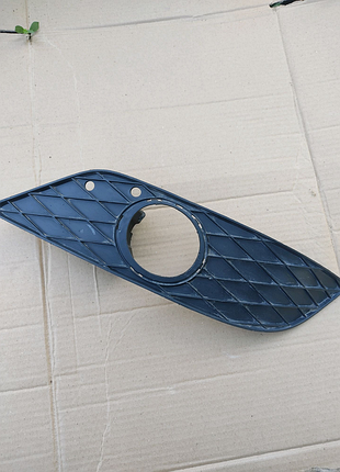 Решітка протитуманки a1698852722 mercedes w245 b200 b180 b150