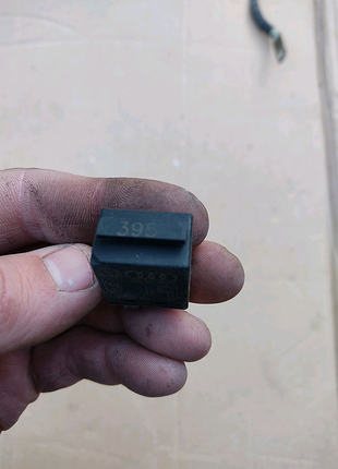 Реле 395 vag 8z0951253 audi a4 b7 шрот разборка оригінал