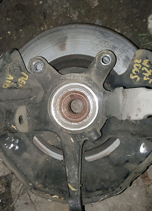 Маточина з цапфой передня ліва a1693300820 mercedes w245 b200