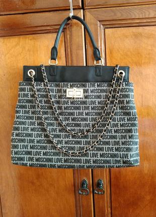 Большая винтажная брендовая сумка love moschino, оригинал.1 фото