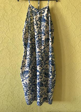 Платье с открытой спиной