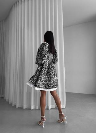 Платье свободного кроя у леопардовый принт с белым воротничком и манжетами 🔥9 фото