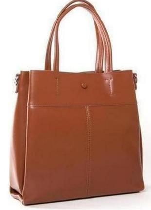 Женская сумка из натуральной плотной кожи.