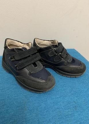 Черевики демісезонні 27 розміру