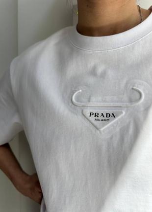 Удлиненная футболка в стиле prada3 фото