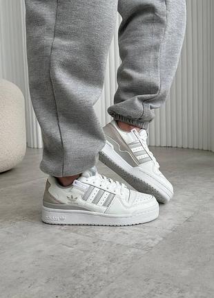 Женские кроссовки adidas forum