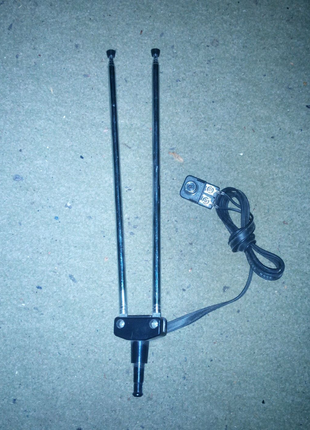 Телевізійна кімнатна антена в чудовому стані висилаю