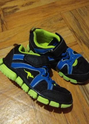 Кроссовки на весну, лето