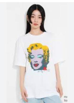 Футболка з принтом uniqlo