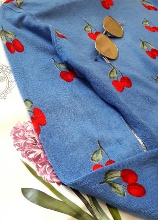 Нежный голубой джемпер свитер с вишенками  от bonmarche5 фото