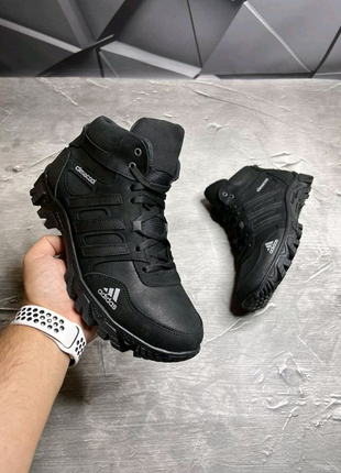 Зимові ботинки adidas чорні1 фото