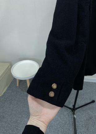 Чорний двобортний піджак смокінг/ пальто із золотими гудзиками anne brooks4 фото
