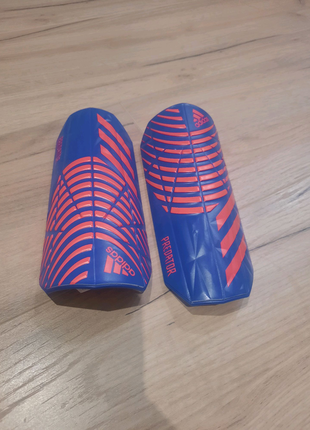 Щитки adidas predator(оригинал)