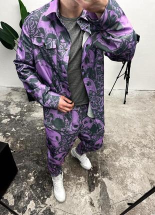 Фіолетовий принтований чоловічий зручний костюм із кишенями