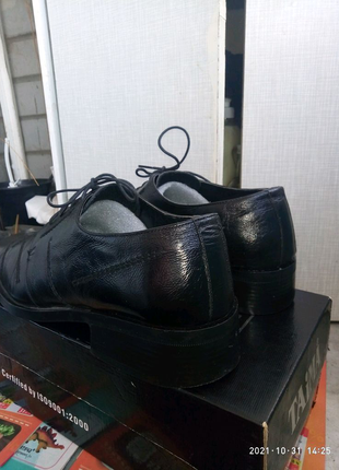 Модельні туфлі італія натуральна шкіра 44р3 фото