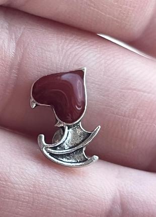 Оригинальные серьги сердце вампира