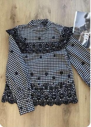 Блузка с прошвой