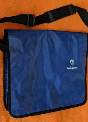 Синя непромокальна сумка до ноутбука2 фото