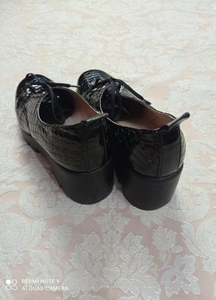 Туфли женские лаковые на платформе8 фото