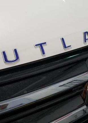 Молдинг напис на капот mitsubishi outlander