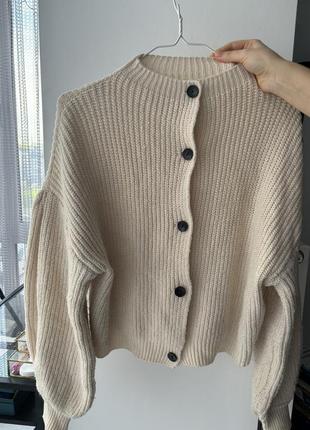Вʼязаний светр з широкими рукавами1 фото