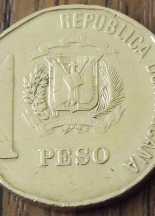 Монета домінікани 1 песо1 фото